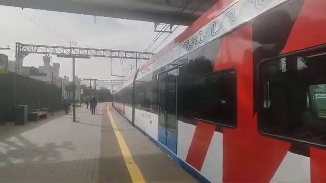 прибытие поезда иволга одинцово-Лобня на станцию Кунцевская смотреть онлайн