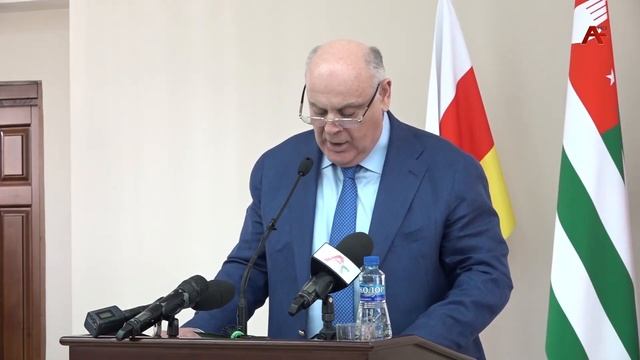 На защите прав и закона. 15.04.2024 HD смотреть онлайн