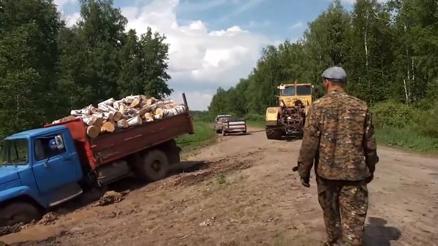 Кировец вытаскивает газон смотреть онлайн