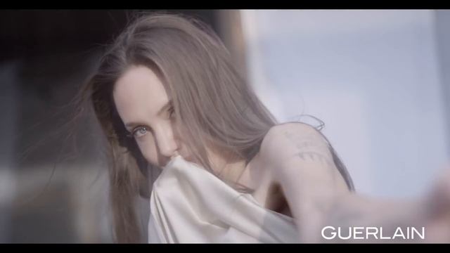Підпис сучасної жінки — це її аромат. Зустрічайте новий Mon Guerlain Intense смотреть онлайн