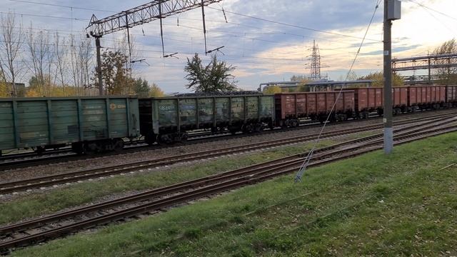 ВЛ80с-549 с грузовым поездом близ о.п. Тракторный(Минск).перегон Минск-Восточный/Степянка. смотреть онлайн