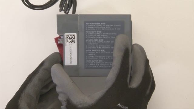 Моторный привод со взводом пружин MOE XT2-XT4 смотреть онлайн