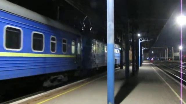 ЧС7-111 отправляется со ст. Запорожье-І с поездом № 81 смотреть онлайн