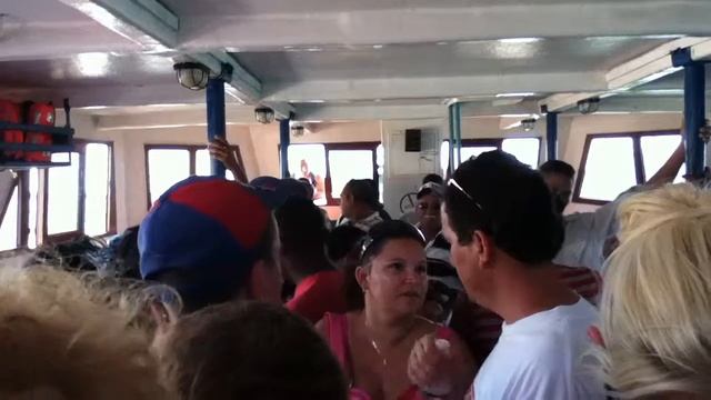 Boat trip on Bahai de Cienfuegos. смотреть онлайн