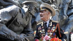 Константин Симонов: "ТЫ ПОМНИШЬ, АЛЁША ..." Читает — Елена Артёменко. Проект: "Стихи о войне:..."