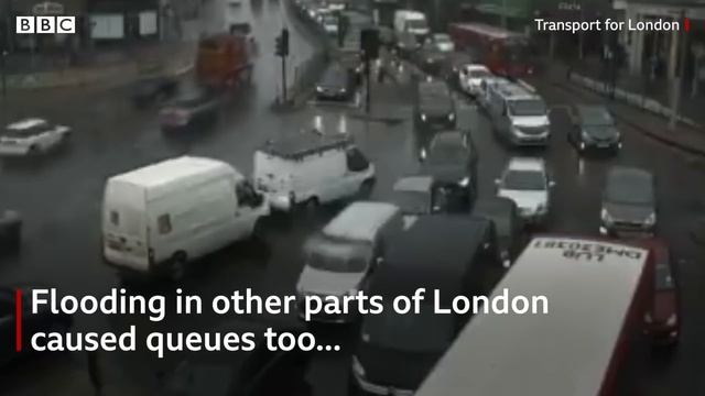 Tower Bridge flooded after heavy rain смотреть онлайн
