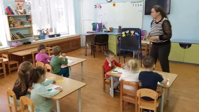 Занятие по ФЭМП во второй младшей группе "Длиннее, короче" смотреть онлайн