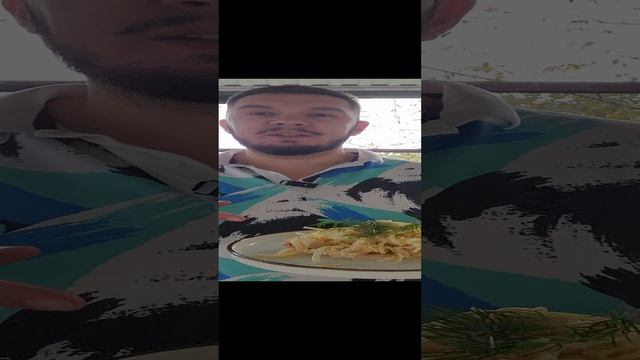 Салат с копчёной курицей и маринованным луком. смотреть онлайн