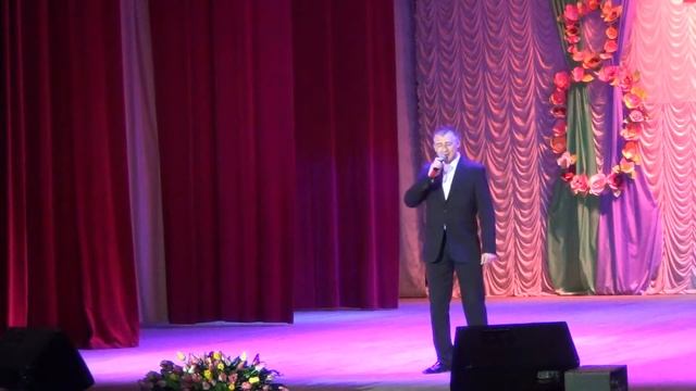 На сцене Виктор Завьялов смотреть онлайн