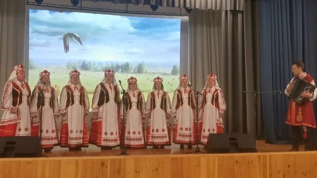 Народный вокальный ансамбль "Калиница", песня - "Жить будем" смотреть онлайн