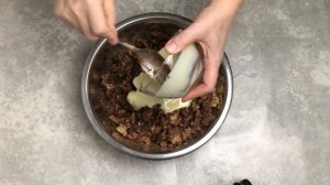 КАК ПРИГОТОВИТЬ ШОКОЛАДНУЮ КОЛБАСУ СО СГУЩЕНКОЙ ИЗ ПЕЧЕНЬЯ И ОРЕХОВ? Сладкая, без выпечки, на десерт