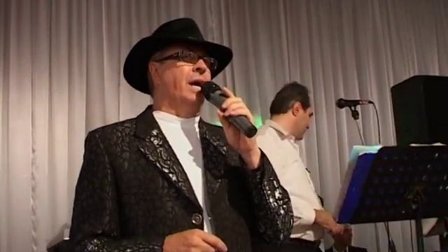 Ion Suruceanu Si Sincron Dorohoi - Secventa Nunta Casa Lux Bt. '09 (Numai Tu.....)
