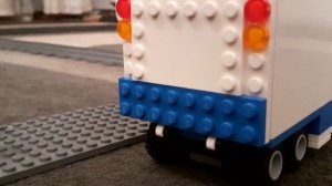 Неуправляемый Лего часть 3 поезд 777