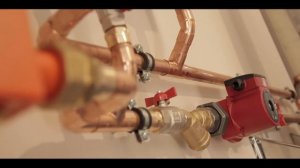 Отопление в каркасном доме. Работа в котельной. Обвязка котла медью.