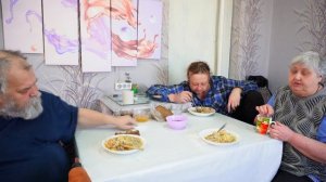 МИЛОТА КУШАЕТ СМЕТАНКУ СЕЛЬСКОЕ БЛЮДО КОТОРОЕ ВВЕДЕТ ВАС В ВОСТОРГ ТАК ВКУСНО МАМА ЕЩЕ НЕ ГОТОВИЛА