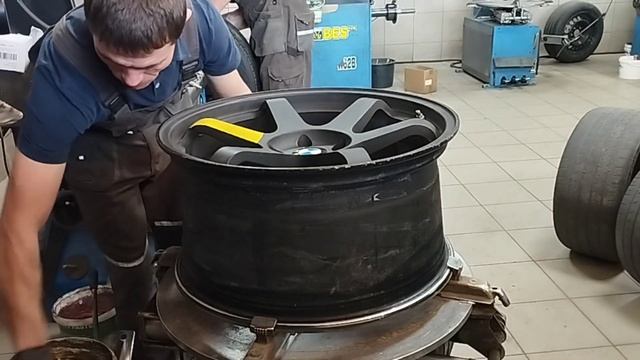 Шиномонтаж  Низкопрофильной резины