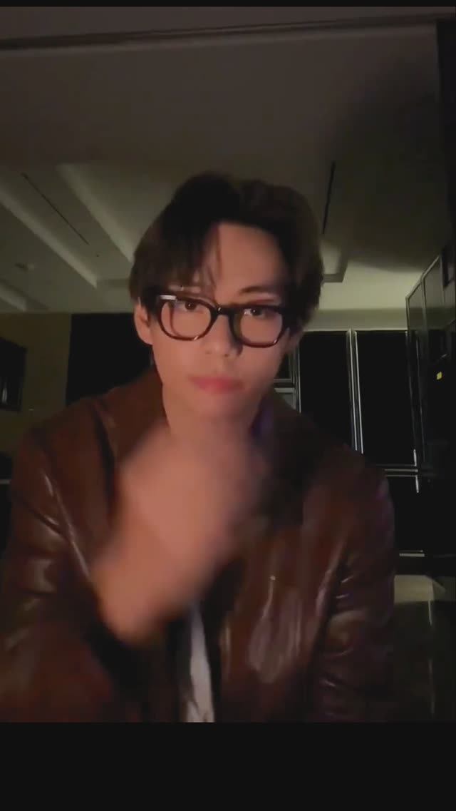 Weverse Live Taehyung 10.23.20.