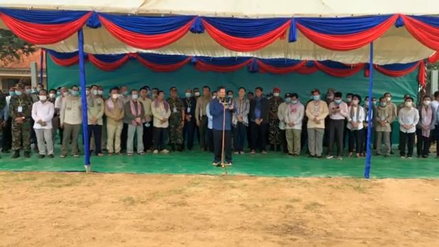 Lt. Gen. Hun Manet Distributes Rice Seed to Farmers in Pursat смотреть онлайн