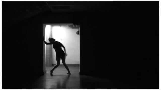 Improvisation dansée sur "Quand c'est" de Stromae. Stéphanie-Laure Viloteau смотреть онлайн