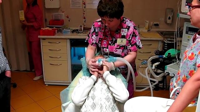 Трехчасовое лечение зубов ребенку под наркозом