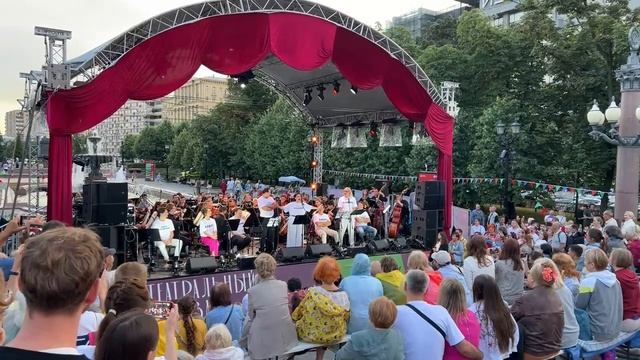 ПРОГУЛКА ПО ЦЕНТРУ МОСКВЫ смотреть онлайн