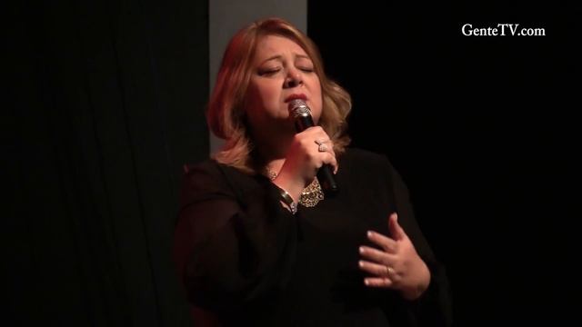 TERESA SANTOS Singing a Traditional Fado Song смотреть онлайн