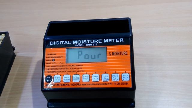 How to measure Soyabean Moisture using Digital Moisture Meter DMM B18 by Innovative Instruments смотреть онлайн