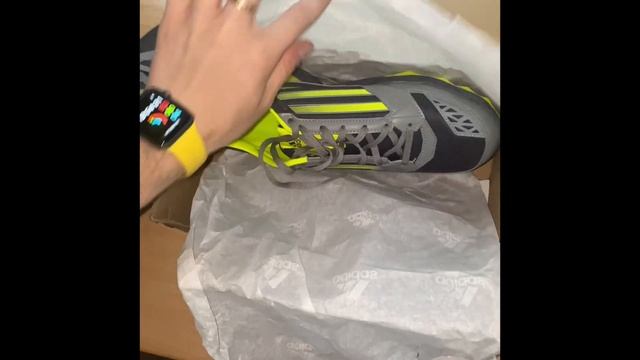 Распаковка и обзор на кроссовки Adidas aZ F50 Trainer смотреть онлайн