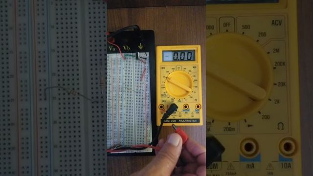 Series Circuit, Verifying Kirchhoff Voltage Law смотреть онлайн