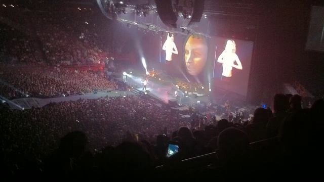 Photos Concert Shakira смотреть онлайн