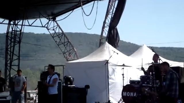 Mona @ Les Eurockéennes de Belfort 2011 смотреть онлайн