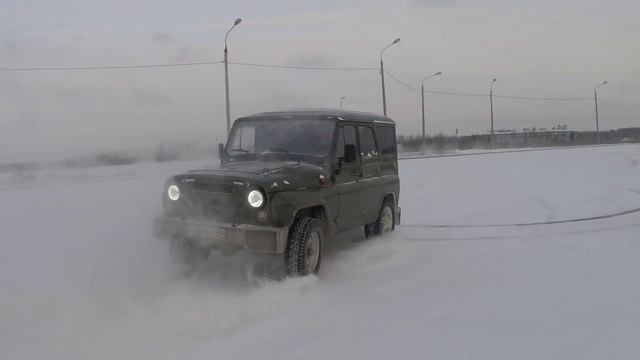 Дрифуем на УАЗе #2 [Winter drift UAZ] смотреть онлайн