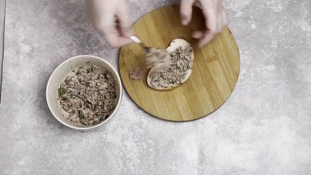 КАК ПРИГОТОВИТЬ ТУНЕЦ С СЫРОМ БУТЕРБРОДЫ СЭНДВИЧИ? Горячие, на сковороде, на завтрак, быстро, вкусно смотреть онлайн