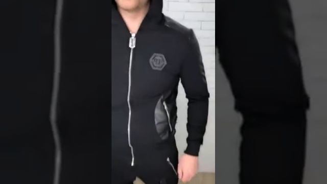 Спортивный костюм Philipp Plein D2801 черный с капюшоном смотреть онлайн