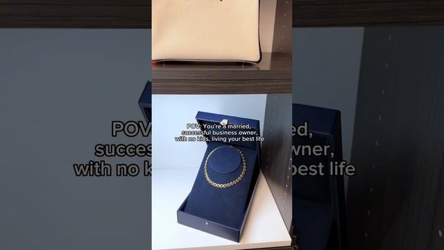 It’s giving… successful female смотреть онлайн