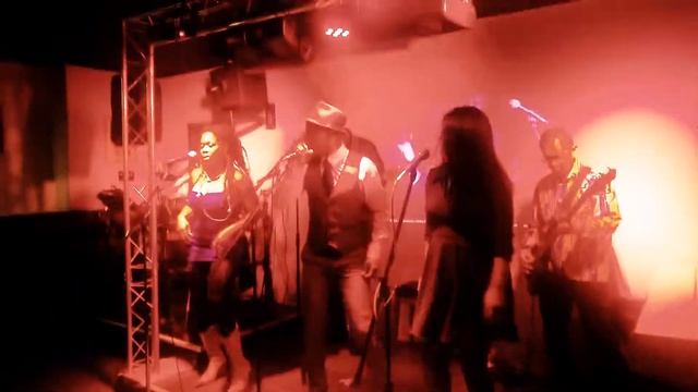 AfricanGroovin, wolf mix - Bantunani смотреть онлайн