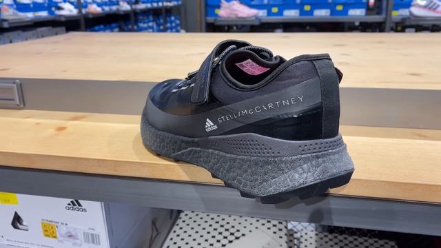 Adidas By Stella McCartney Outdoor Boost Rain.RDY (Core Black/Core Black/Cloud White) смотреть онлайн