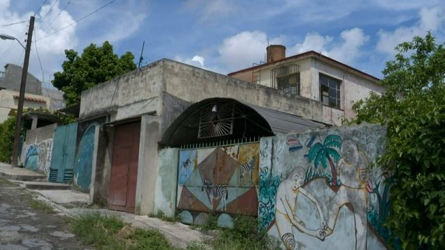 Buildings in Havana, June 2012 смотреть онлайн