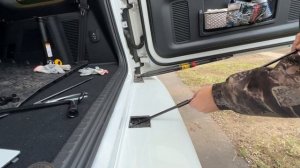 Снимаем запаску и домкратим новый HAVAL H9