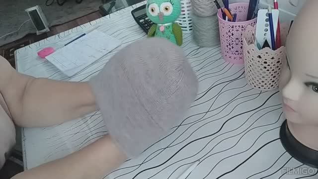 КРАСИВАЯ ШАПОЧКА НА ЛЮБОЙ ОДНОФАНТУРНОЙ МАШИНЕ. смотреть онлайн