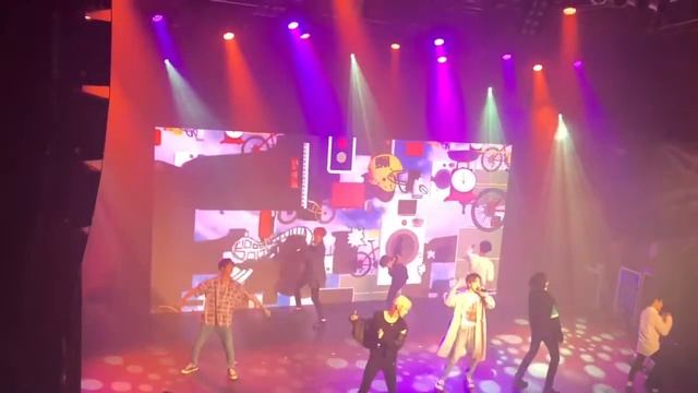 Pentagon Prism tour Chicago~ Shine смотреть онлайн
