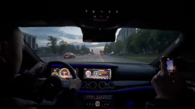 М-Ки вы где? | ШАШКИ ПО ВЕЧЕРНЕМУ КИЕВУ НА Е63S AMG | MERCEDES BENZ E63S AMG STAGE 1 смотреть онлайн
