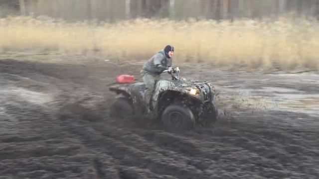 Cf Moto x8 vs Grizzly смотреть онлайн