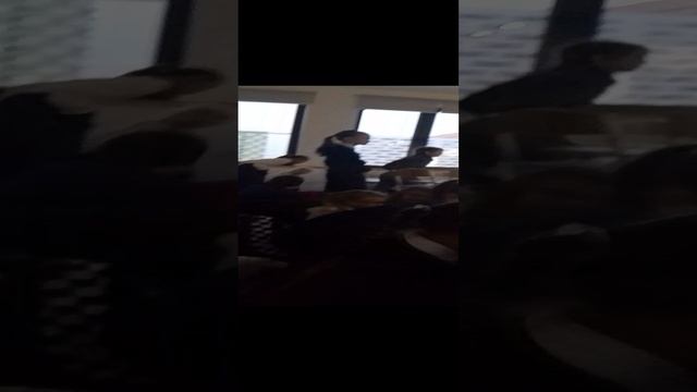 Я пришел в свою школу и мы хотели напугать свою учительницу смотреть онлайн