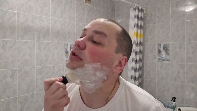 Wilkinson Sword с Rapira Platinum Lux, крем Florena, помазок Wilkinson Sword, лосьон Kuznetsky Most смотреть онлайн