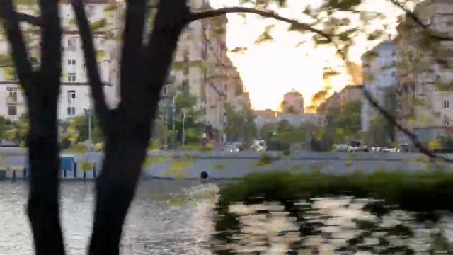 ЦЕНТР МОСКВЫ- ПРОГУЛКА ПО ПЯТНИЦАМ часть 2 смотреть онлайн