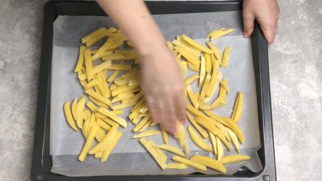 КАК ПРИГОТОВИТЬ КАРТОШКУ ФРИ В ДУХОВКЕ? Запеченный картофель фри вкусный гарнир смотреть онлайн