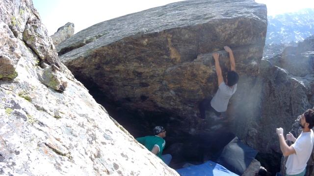 Skipper D (v8) - RMNP Bouldering смотреть онлайн