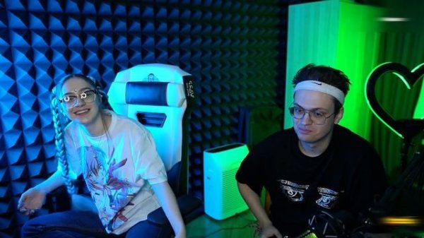 Эвелон обидел Мэйби Бэйби((