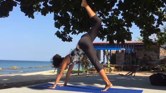 Sun Salutation Yoga by Asha Koh Lanta Thailand смотреть онлайн